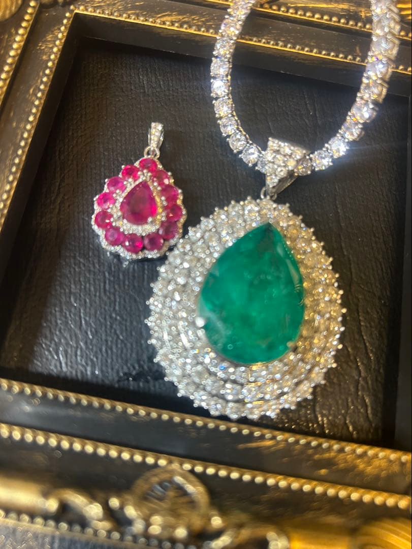 ぶぶ❣️大粒デザイン天然ルビーネックレス