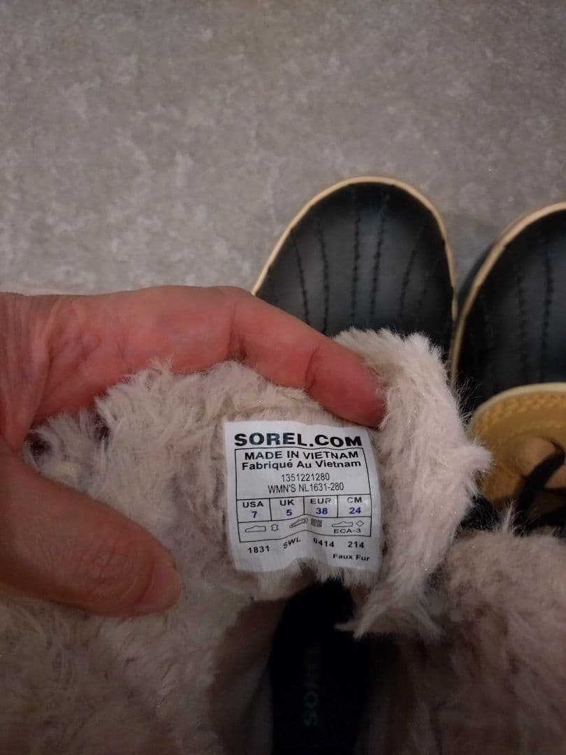 【最終価格】【美品】SOREL 防水ブーツ ベージュ/ブラック