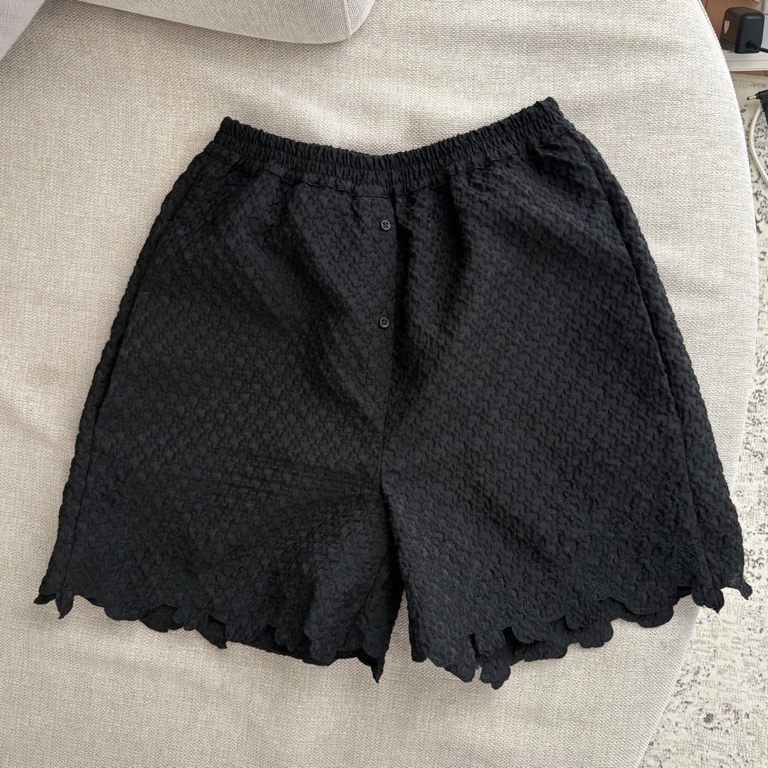 セシリーバンセン 黒 スカラップヘム キュロット