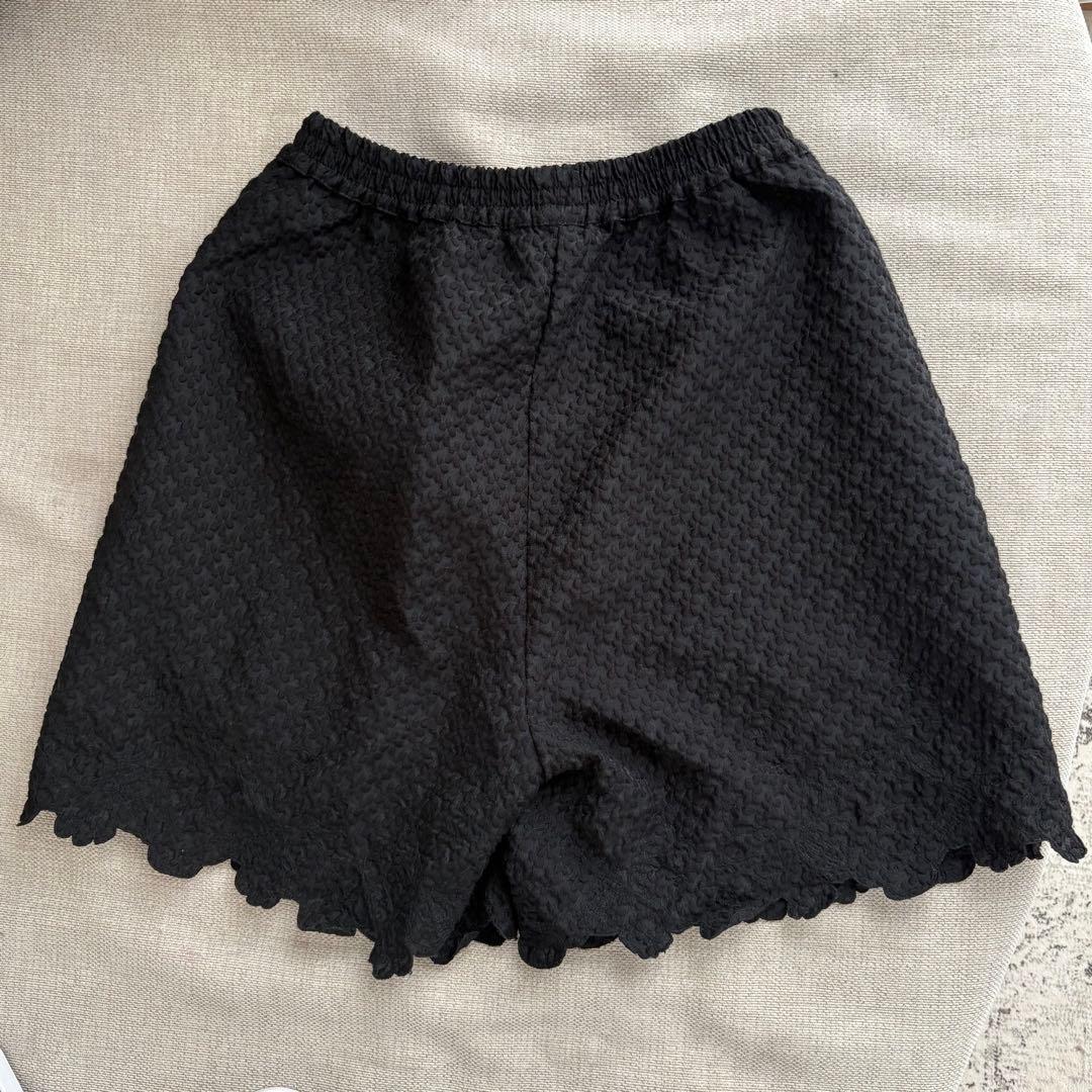 セシリーバンセン 黒 スカラップヘム キュロット