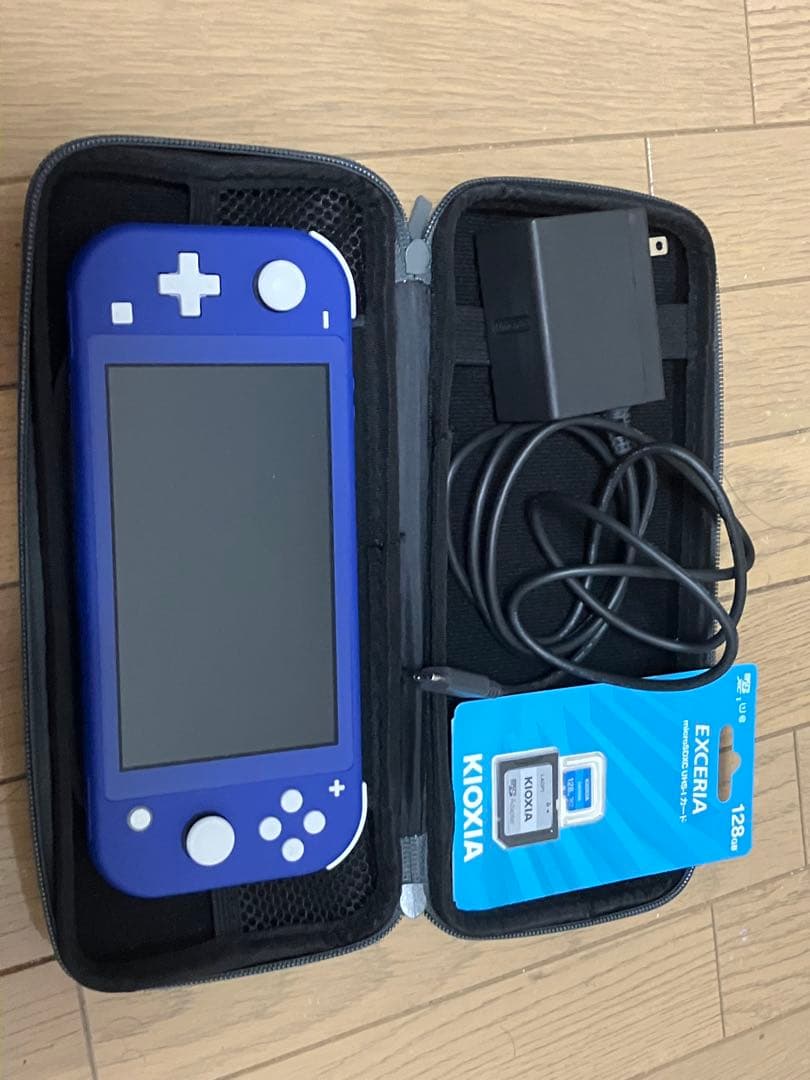 Nintendo Switch Lite ブルー本体 美品 SDカードおまけ付き