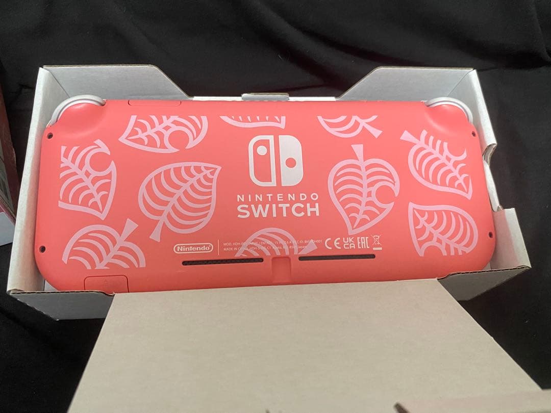 Nintendo Switch Lite 本体2つとケース2つ