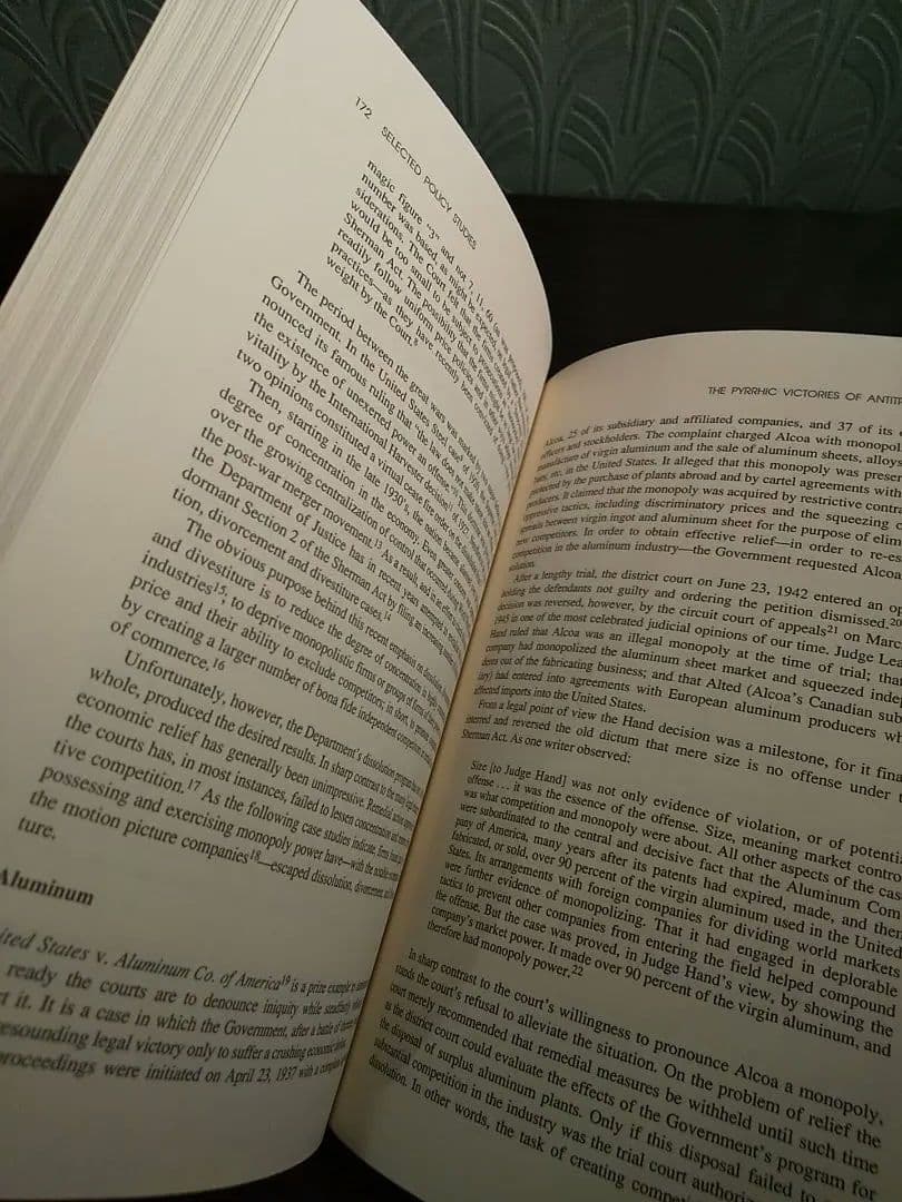 〈洋書〉反トラスト、市場、そして国家：ウォルター・アダムスの貢献