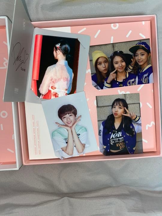 TWICEアルバム、ミニアルバム、日本シングル