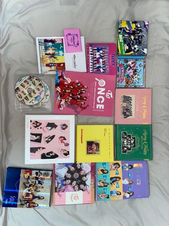 TWICEアルバム、ミニアルバム、日本シングル
