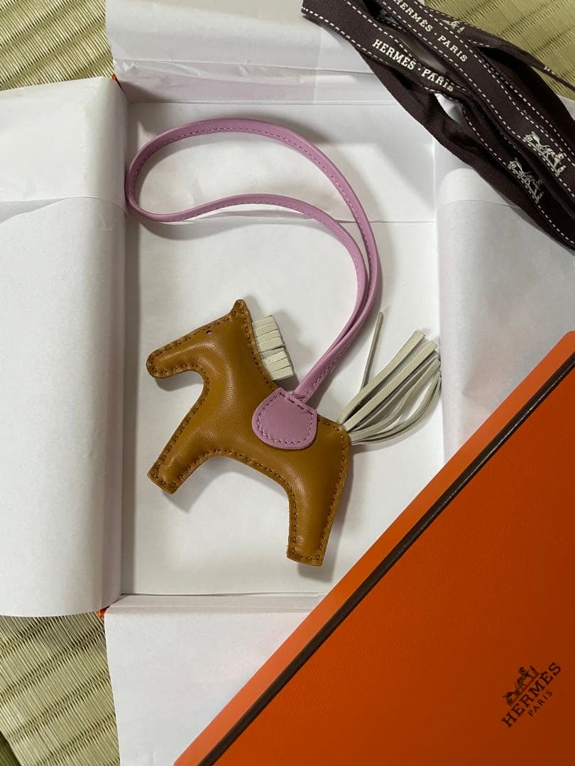 エルメス 新品　ロデオ　チャーム　PM モーヴシルベスト　チャイ　クレ