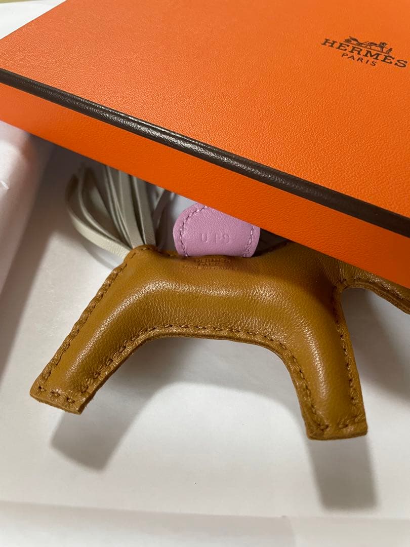 エルメス 新品　ロデオ　チャーム　PM モーヴシルベスト　チャイ　クレ