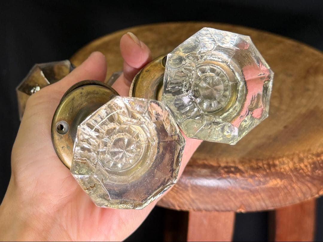 時代 アンティーク ガラス ドアノブ 2点 真鍮 硝子 ブラックライト反応