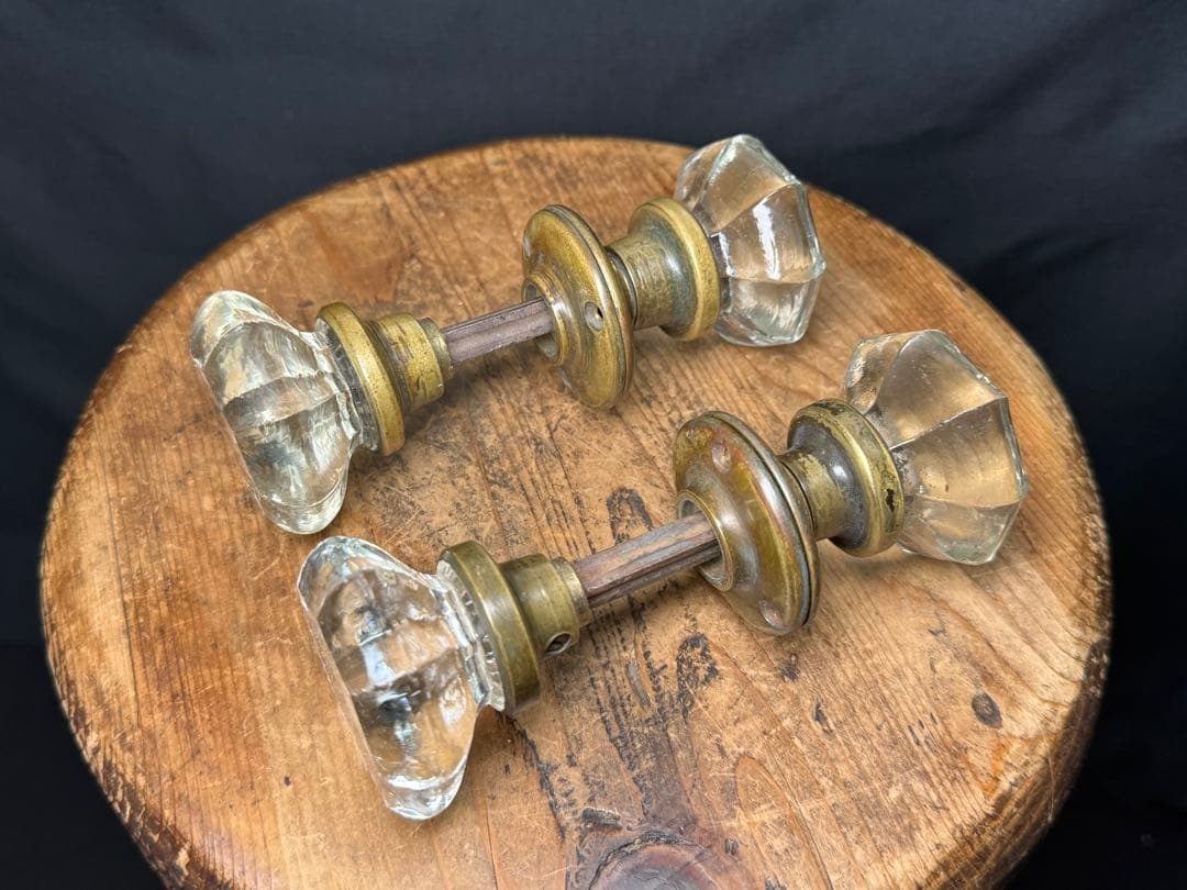 時代 アンティーク ガラス ドアノブ 2点 真鍮 硝子 ブラックライト反応