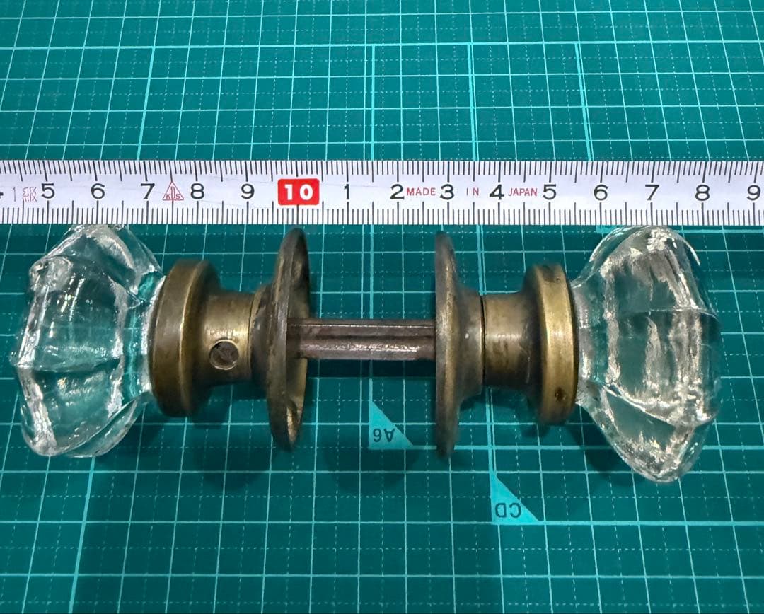 時代 アンティーク ガラス ドアノブ 2点 真鍮 硝子 ブラックライト反応