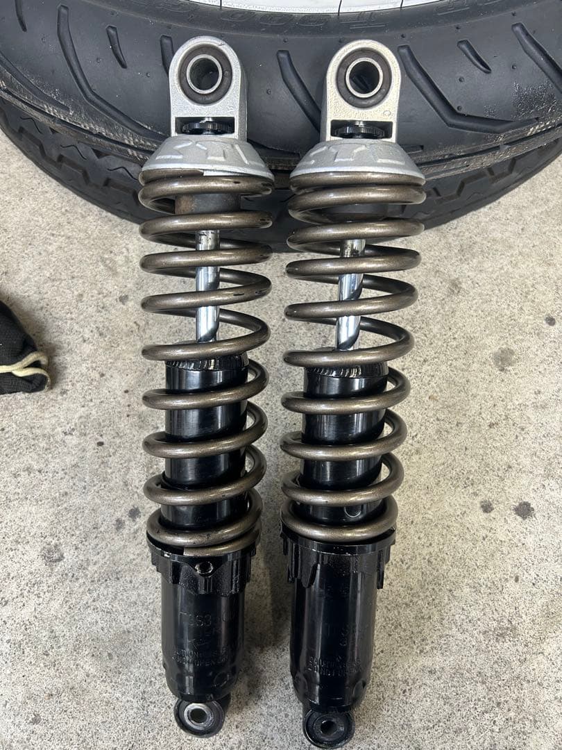 カヤバ　サスペンション