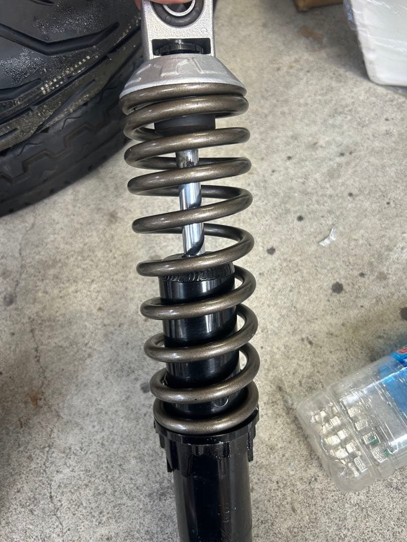 カヤバ　サスペンション