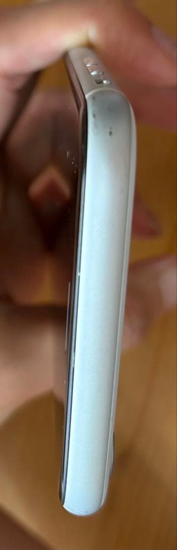 【美品】Apple iPhone SE (第2世代) ホワイト 64GB