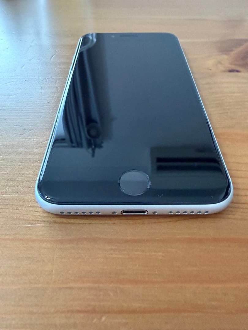 【美品】Apple iPhone SE (第2世代) ホワイト 64GB