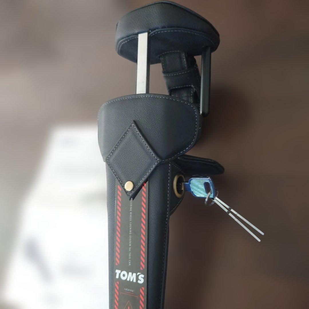 TOM'S ステアリングロック ブラック