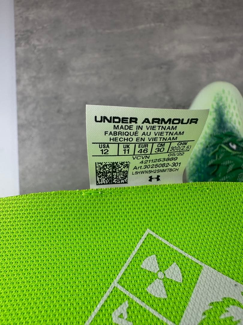 【未使用】UA Spotlight Green アンダーアーマー スパイク 30