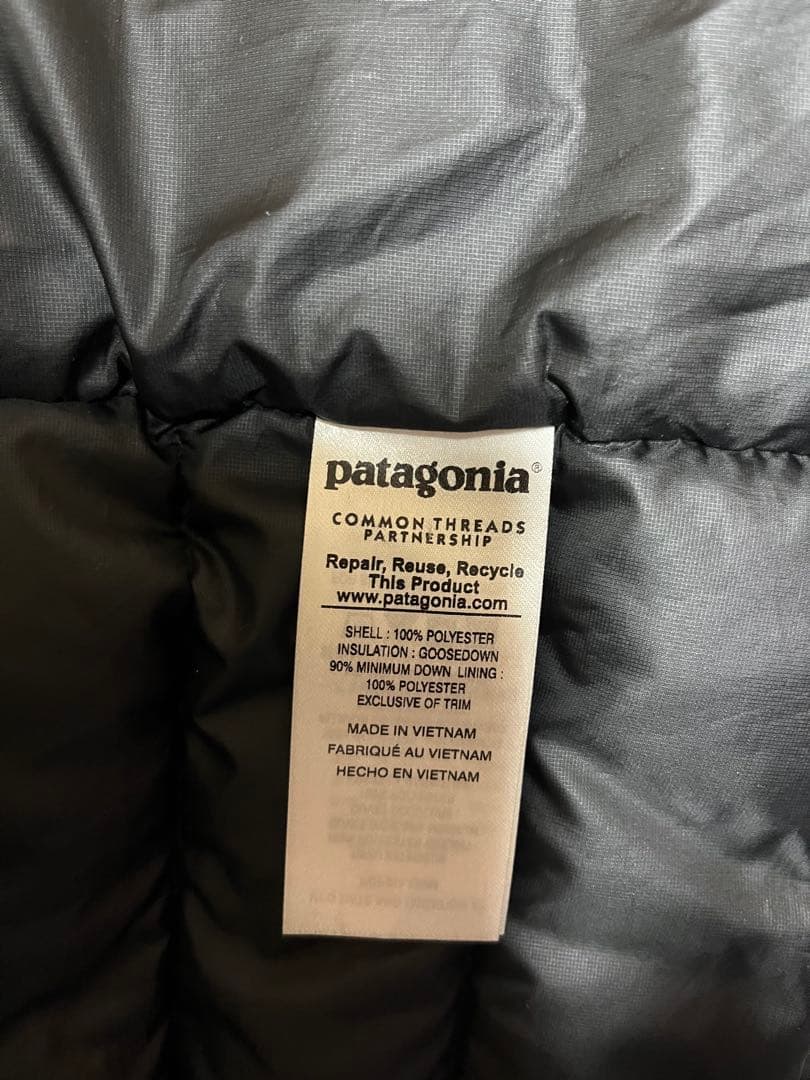 【美品】patagonia ブラック ダウンベスト　メンズサイズM