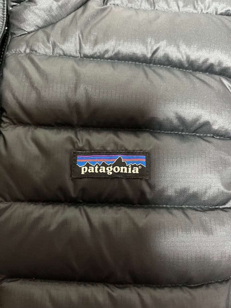 【美品】patagonia ブラック ダウンベスト　メンズサイズM