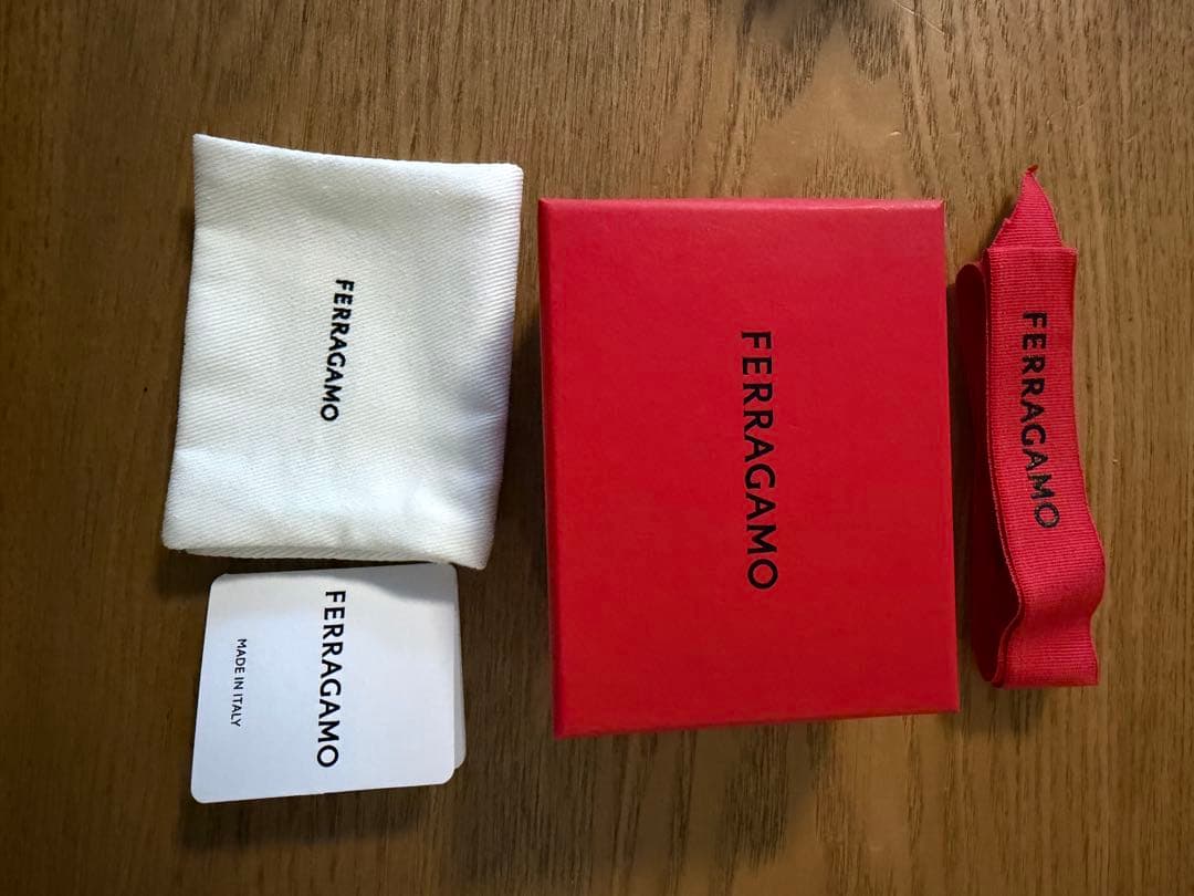 【kina】フェラガモ　ガンチーニ　ネックレス