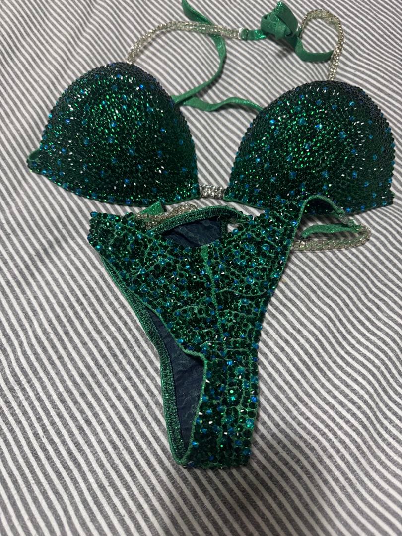 FWJ 大会ビキニ amnesia shop ビーズ ストーンズ 緑