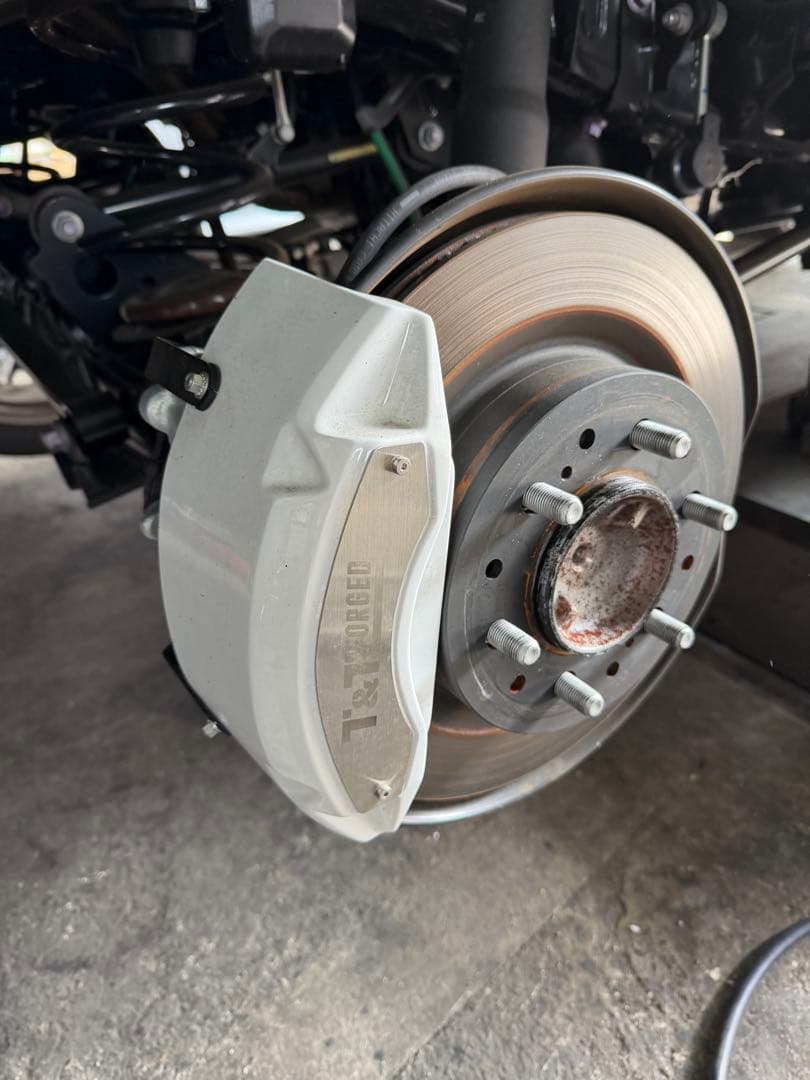 ランクル 250専用ブレーキキャリパーカバー