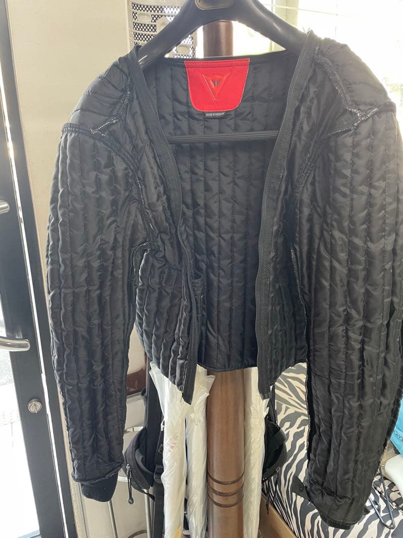 ダイネーゼ　レザージャケット　赤／黒　52 Mサイズ