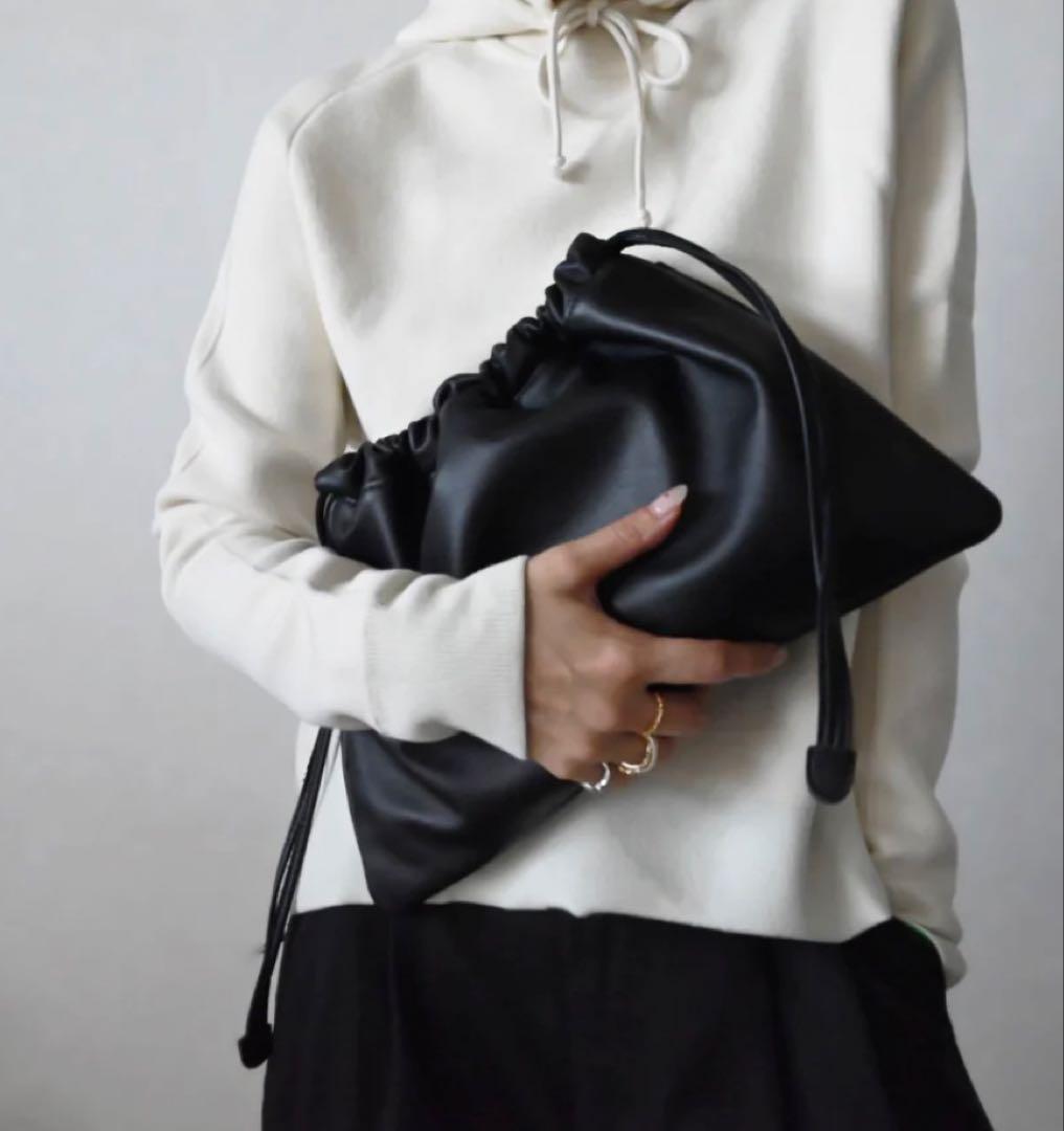 squeeze crutch チーバッグ　chiiii