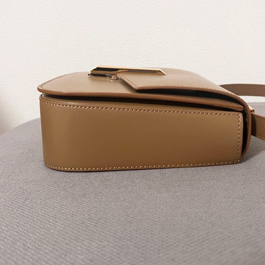 【未使用に近い】DEMELLIERデメリエーThe Vancouver バッグ