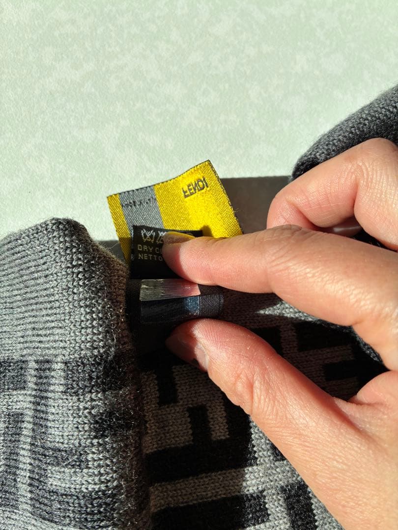 FENDI ロゴパターン マフラー グレー