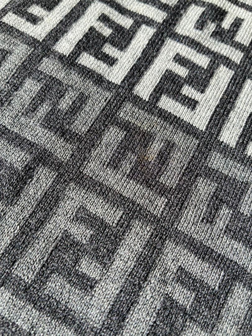 FENDI ロゴパターン マフラー グレー