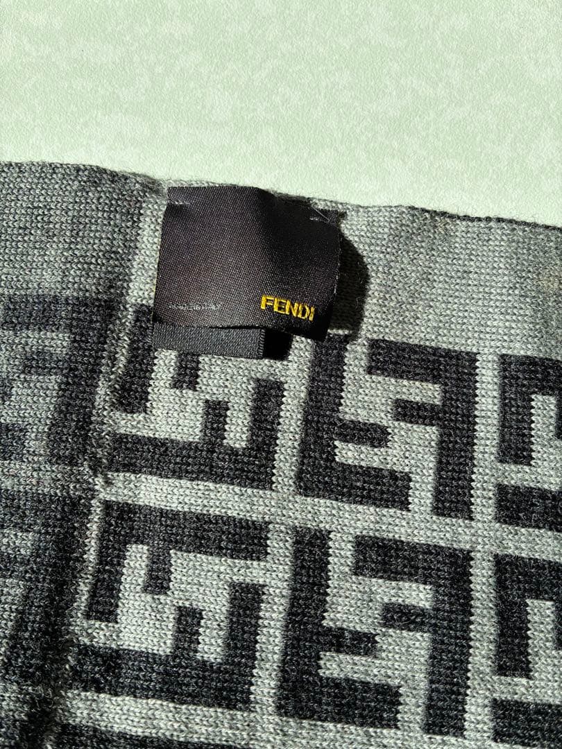 FENDI ロゴパターン マフラー グレー