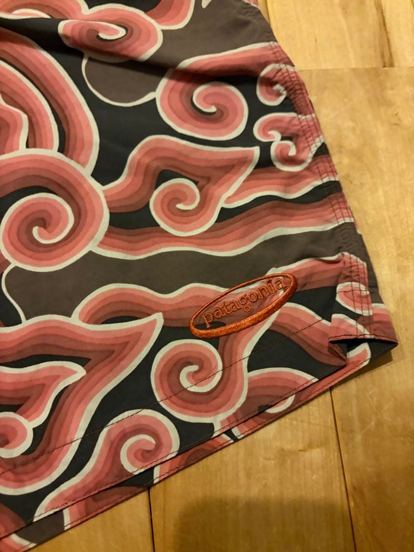 02年 パタゴニア サーフショーツ W36 渦巻 バギーズショーツ ハーフパンツ