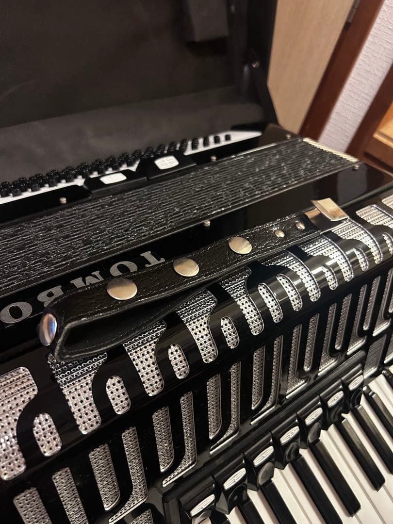 【未使用品】アコーディオン TOMBO J80 J-80 トンボ