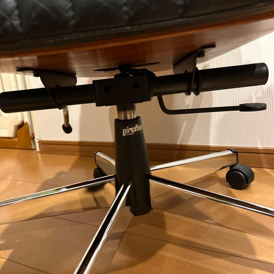 【美品】giroflex 83 BRASA レザーオフィスチェア 昇降機能付き