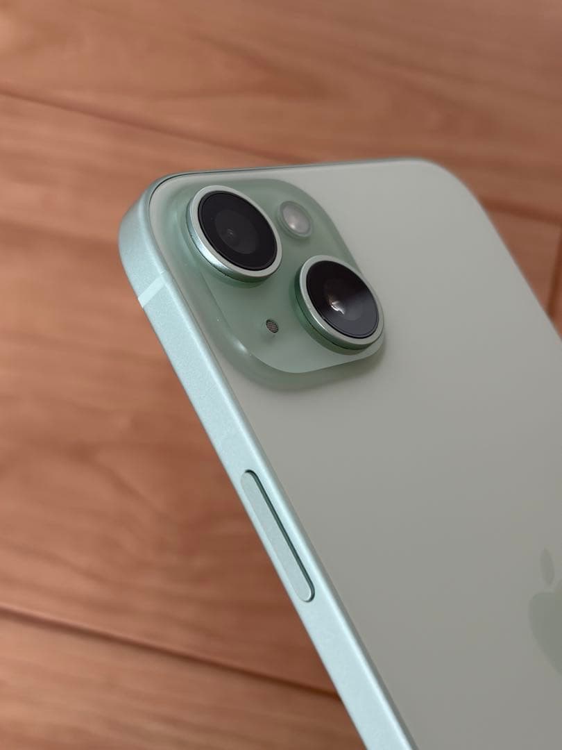 【極美品】iPhone 15 Plus 256GB グリーン SIMフリー