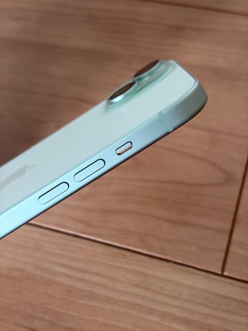 【極美品】iPhone 15 Plus 256GB グリーン SIMフリー