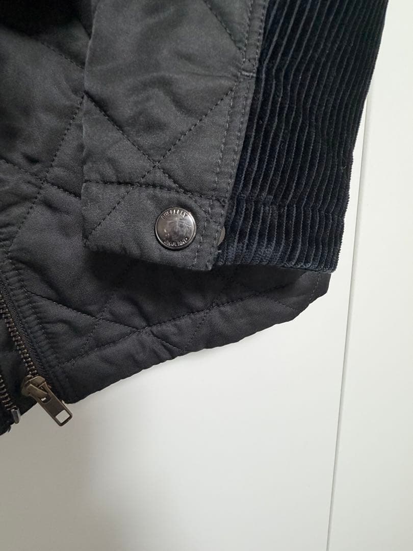 Burberryバーバリーキッズ ブラック キルティングジャケット 6歳