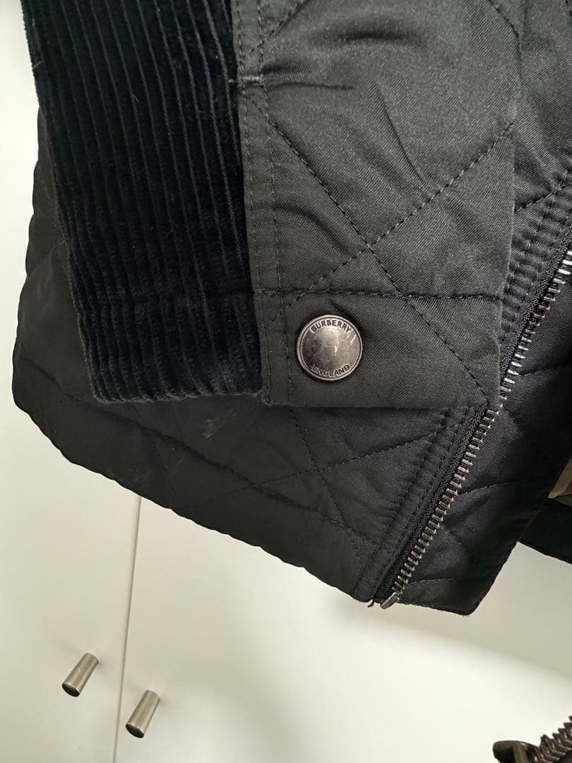 Burberryバーバリーキッズ ブラック キルティングジャケット 6歳