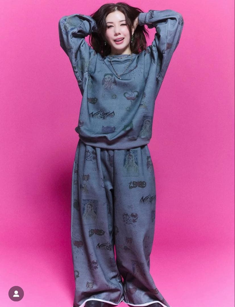 ✨即完品✨仲里依紗 RE.アールイードット 手書きスウェット下　スミクロ