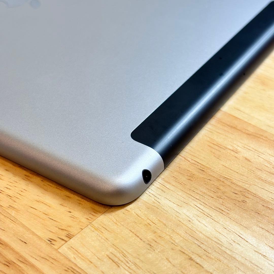 iPad 第6世代 32GB SIMフリー