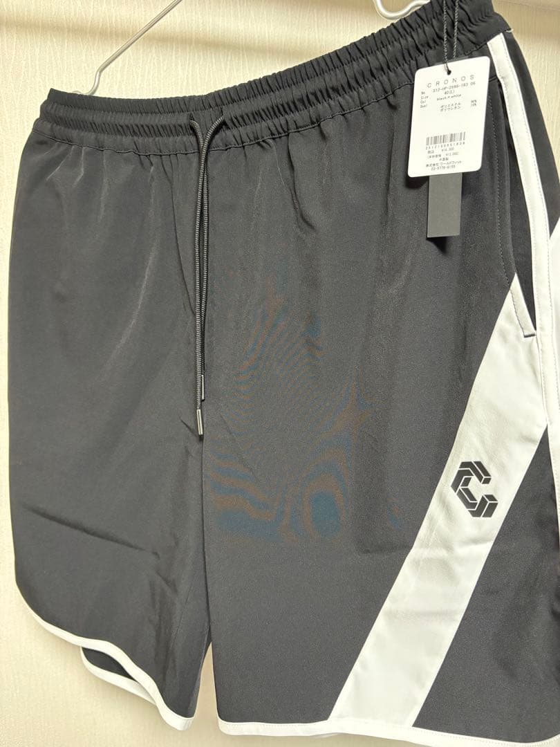 「大幅値下げ」CRONOS ショートパンツ 黒×白 40