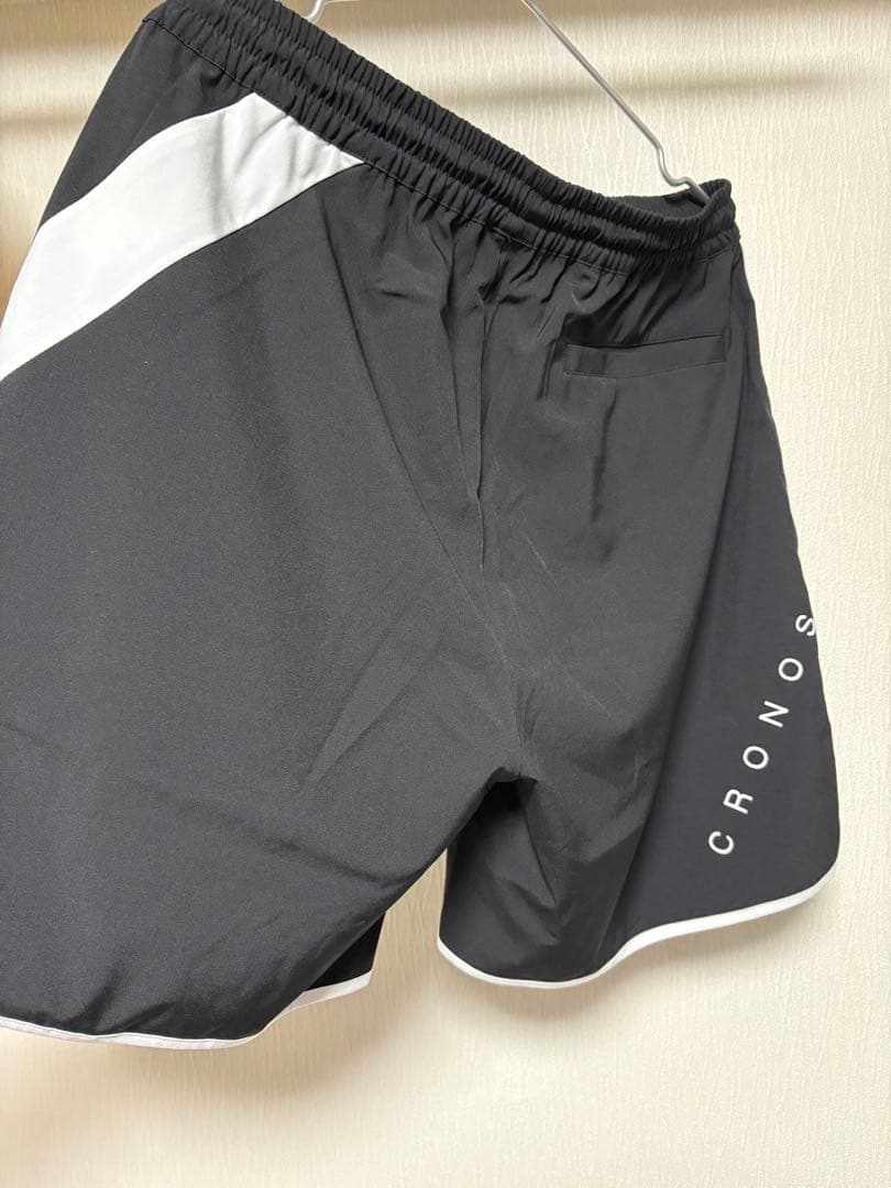 「大幅値下げ」CRONOS ショートパンツ 黒×白 40
