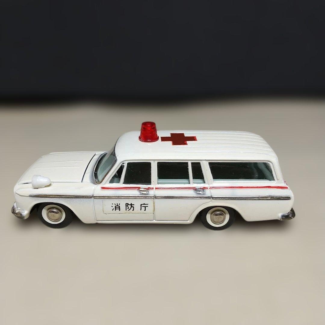 ダイヤペット　トヨペット・クラウン・救急車