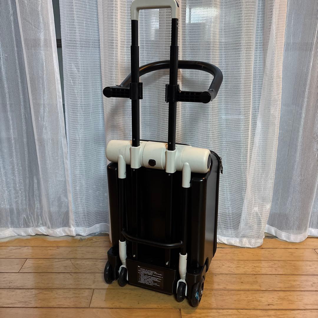 ホワイト/ブラック キャリーケース