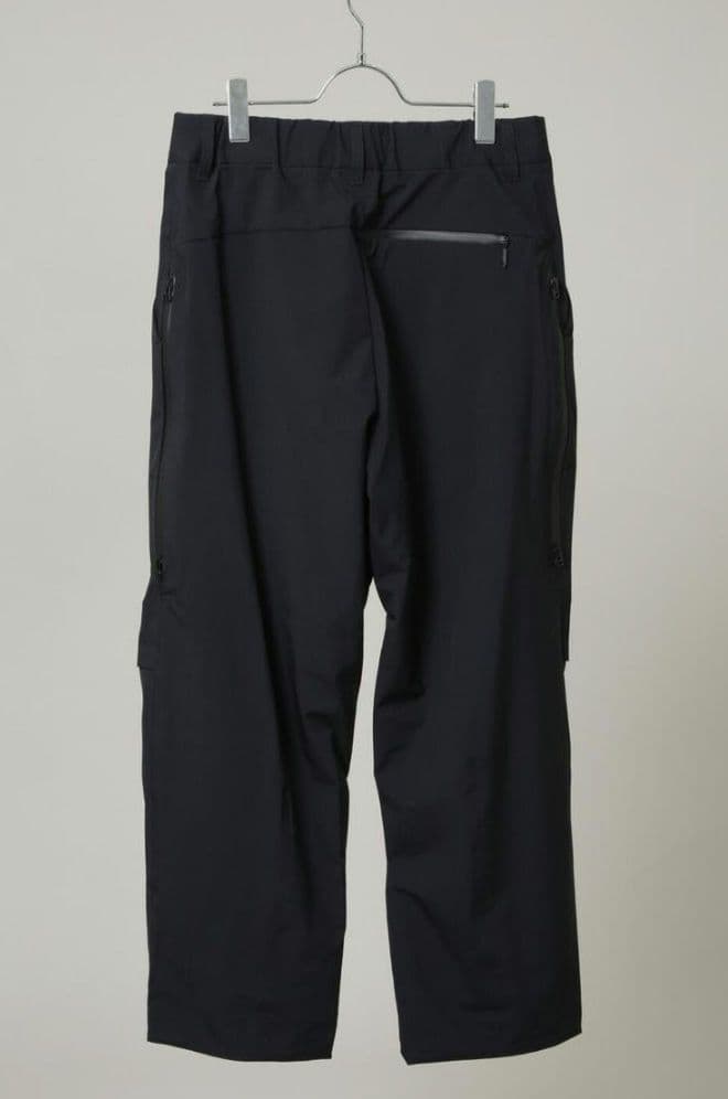 DESCENTE　HARD SHELL VENTILATION PANTS