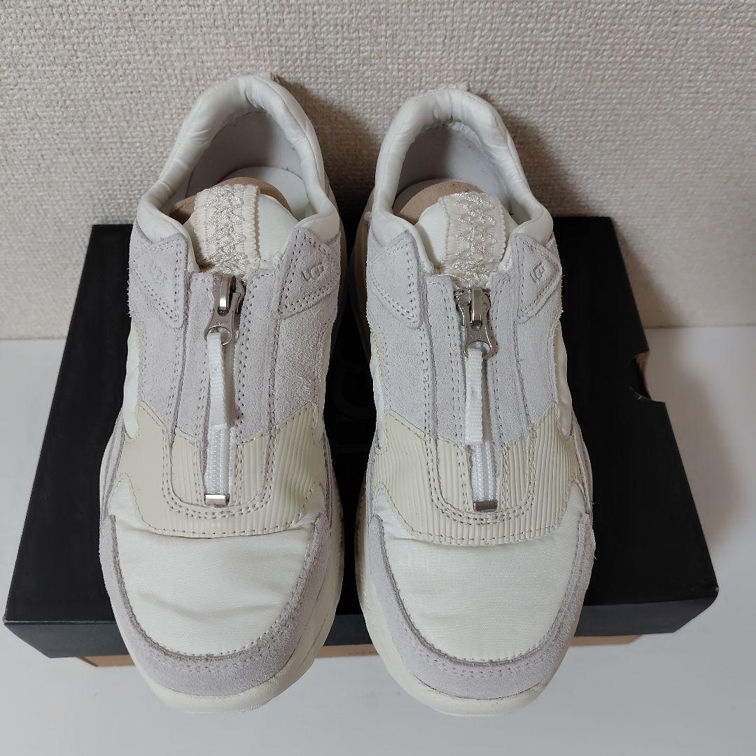 新品 UGG スニーカー 26cm 白 厚底 ファスナー zip