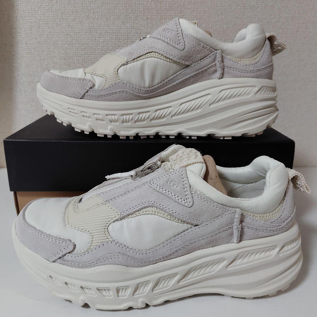 新品 UGG スニーカー 26cm 白 厚底 ファスナー zip