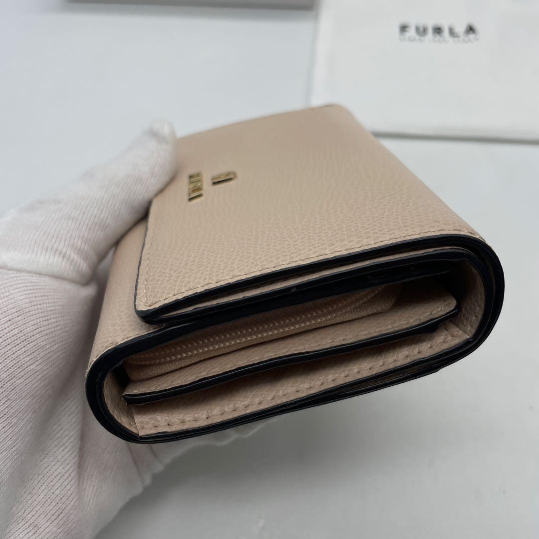 ☆新品同様☆FURLA☆フルラ☆二つ折り財布