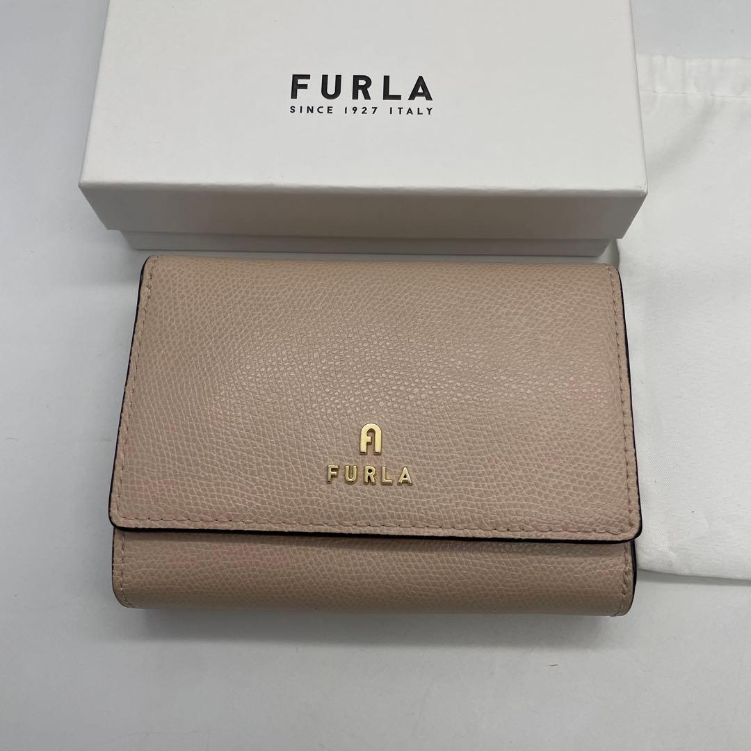 ☆新品同様☆FURLA☆フルラ☆二つ折り財布