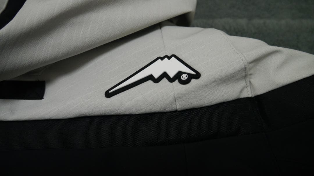 新品　クシタニ　　ジャケット　K-2835Y 　M